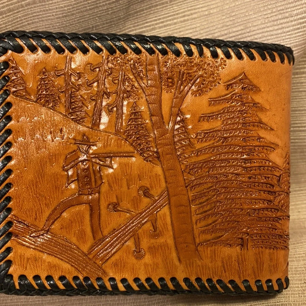 Handmade leather wallet w/hunting scene deer, owl